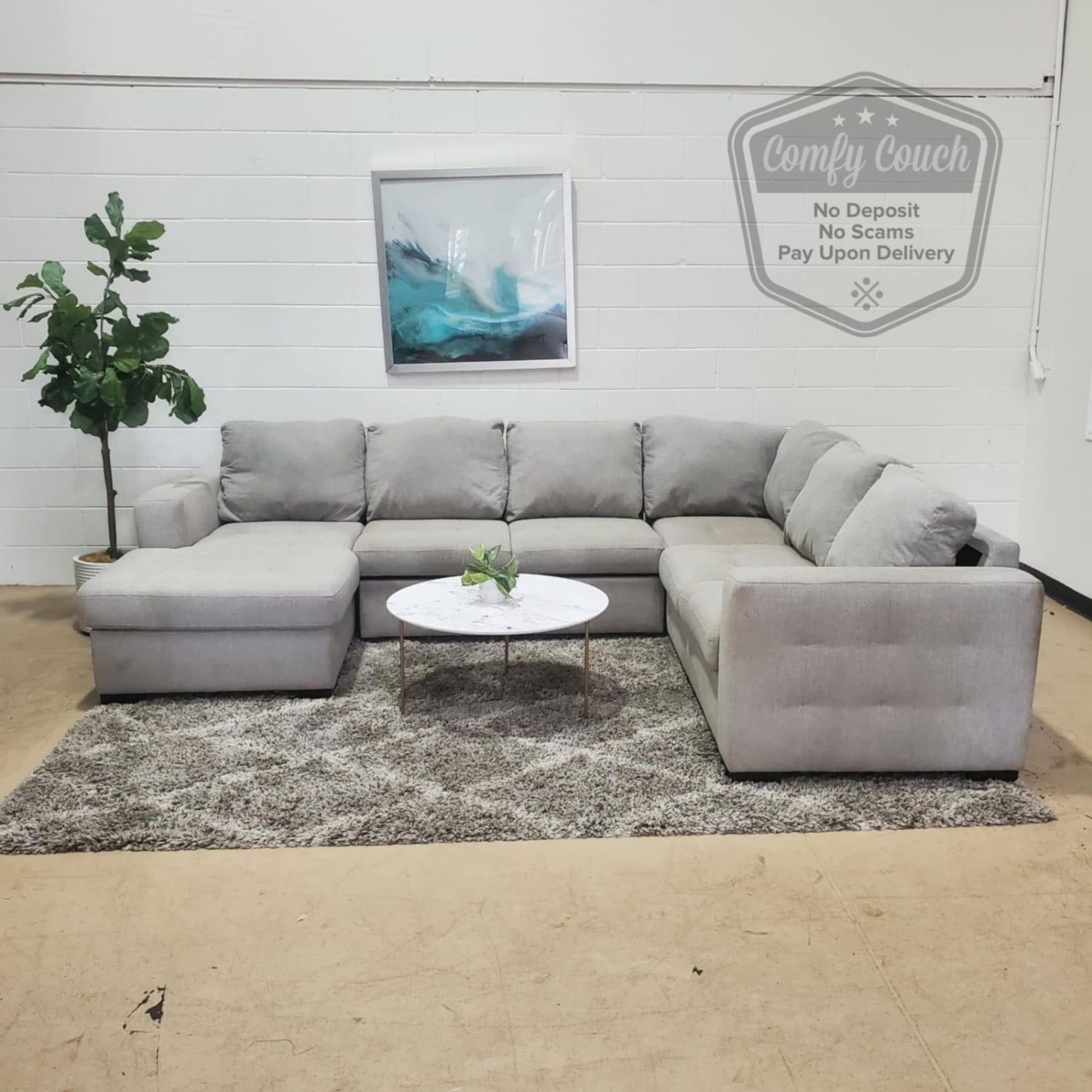 🛋️ Large Ushaped Sectional w/pull out & Storage (Delivery Available!! )