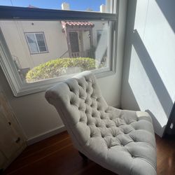 Mordern Reline Chair. Perfect  as  corner accent piece.