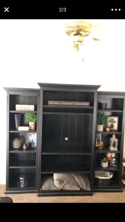 Entertainment center