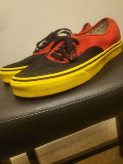 Disney Van's 9.5