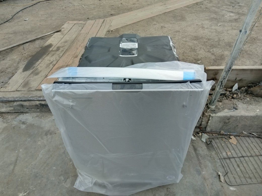 Whirlpool Dishwasher New