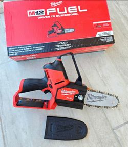 Milwaukee FUEL 12V 6in HATCHET Pruning Saw