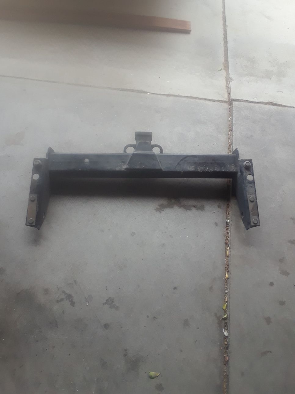 Trailer hitch for 94 to o3 gmc or chevy fullcise sale or trader for trailer jack