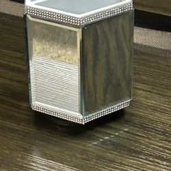 Spinning Mirrored Container 