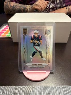 Drake Maye Donruss Elite Holo Rookie Card