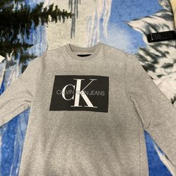 Calvin Klein long Sleeve Sweatshirt 