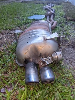 BMW OEM E46 EXHAUST FRONT MID DOWN PIPE CENTER MIDDLE FRONT MUFFLER 325i 330i