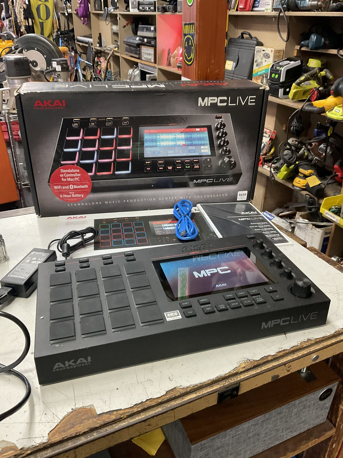 AKAI Professional MPCLive