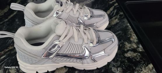Nike vomero size 1Y