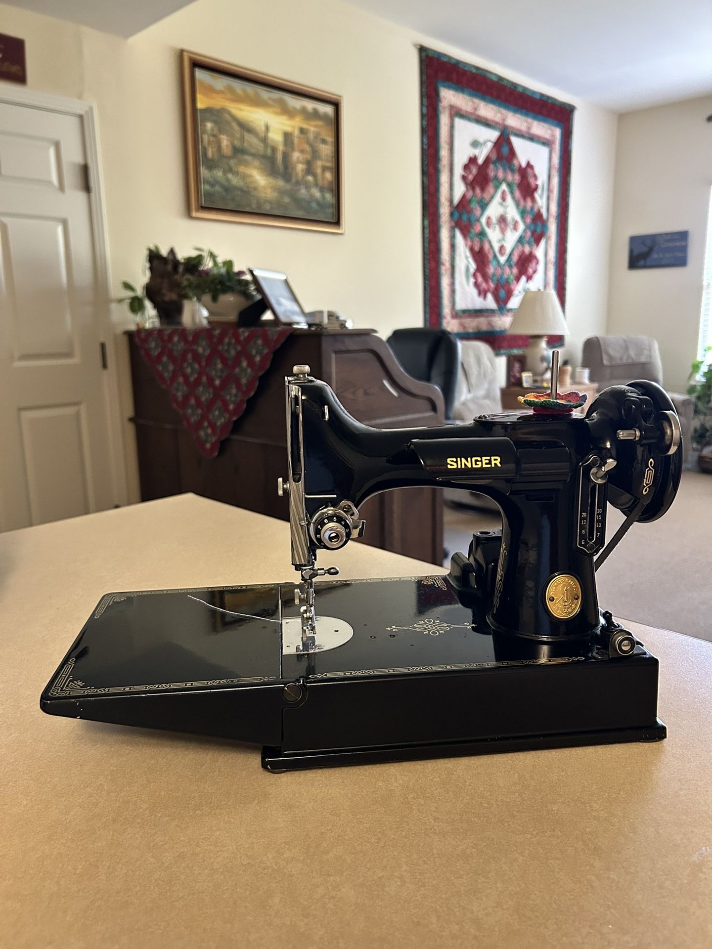 Sewing Machine (Featherweight) 221