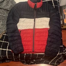 TOMMY HILFIGER IN GOOD condition