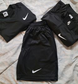 Nike Men's 3-Piece Athletic Set