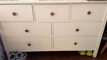Pottery Barn Kids Dresser - 7 drawer