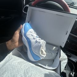 Jordan 11 Low UNC