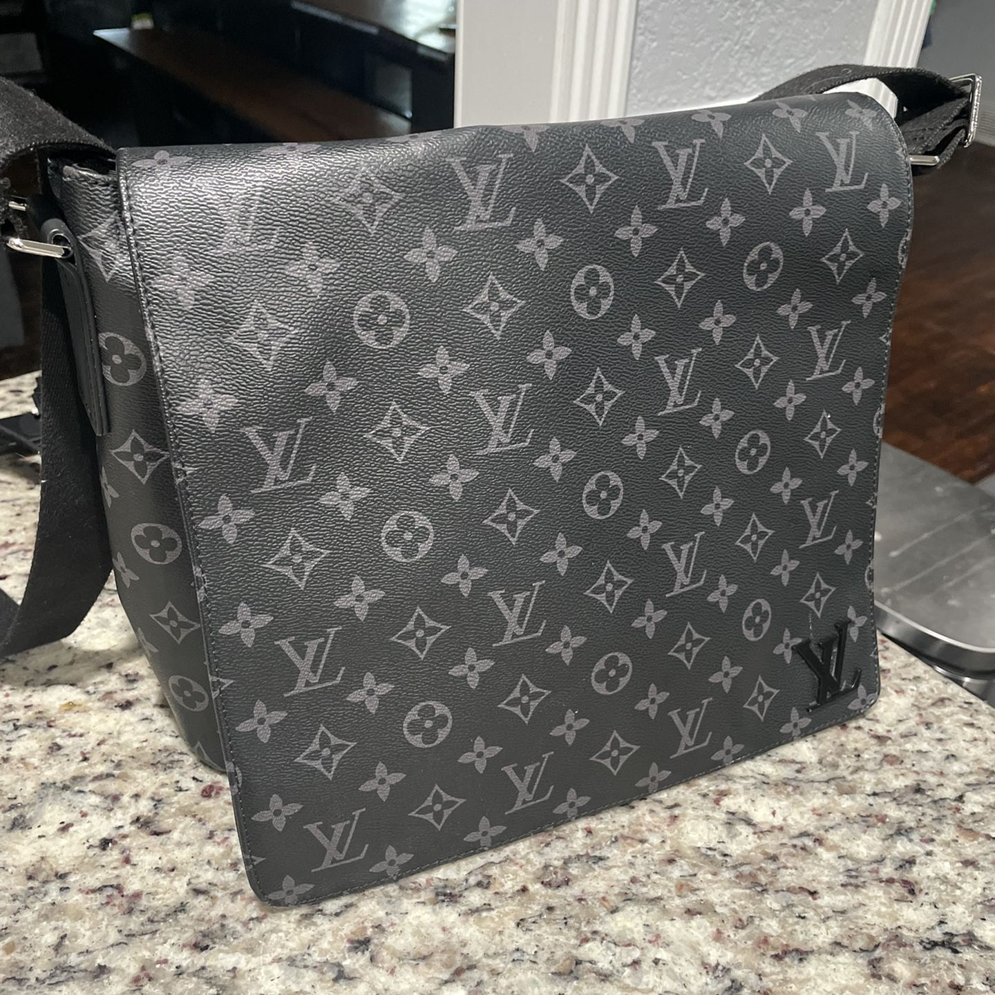 LV Computer Bag for Sale in Dallas, TX - OfferUp