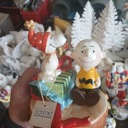 "Peanuts"  Antique  Collectable Musical Box