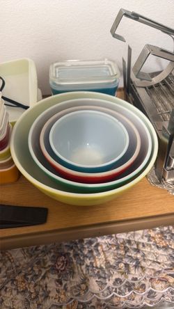 Pyrex Primary Colors Nesting Mixing Bowl Set