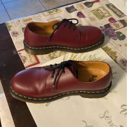DR MARTENS SHOES SIZE 9 MENS