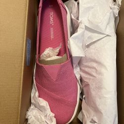Woman’s Fuchsia Toms Shoes 