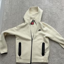 Nike Tech MEDIUM 