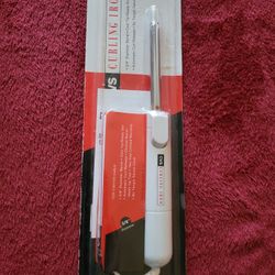 NWT CVS CURLING IRON WHITE SIZE 3/8 "