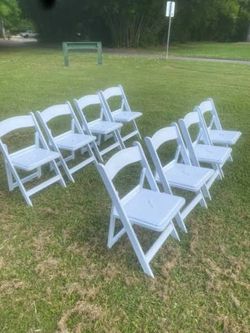Resin chairs r,e,n,t