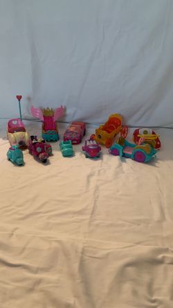 Toy vehicles for dolls: