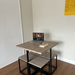 Table With 4 Chairs 