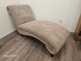 Chaise lounge