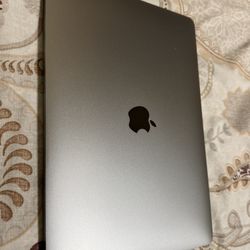 Apple MacBook Air 13.3" (256GB SSD, Intel Core i5 8th Gen., 3.60 GHz, 8GB)