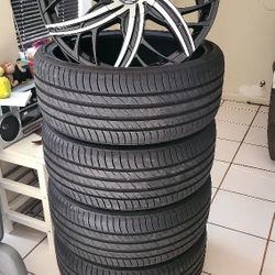 20inch Wheel / Tire Package 5x114 And 5x120  225 35 20 
