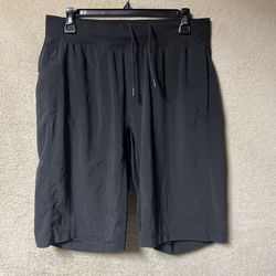 Lululemon THE Short Linerless 12” Mens Large Black