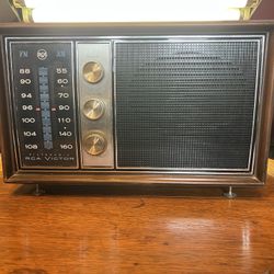 RCA Victor Model 3RC76 Filtermatic AM/FM Radio (Circa 1960s) It Works!