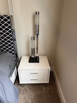 White nightstands (2)