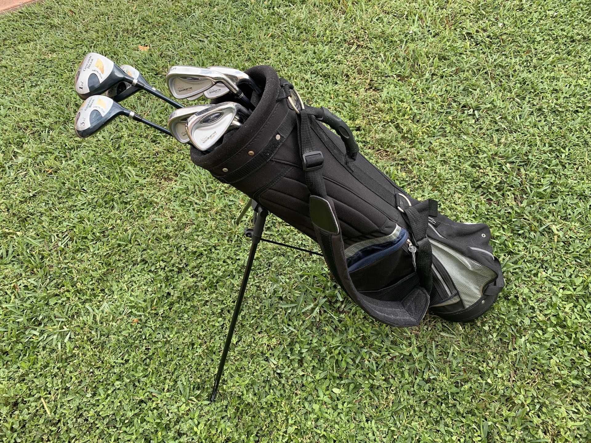 Golf Bag with 9 Clubs - bolso de Golf con 9 palos