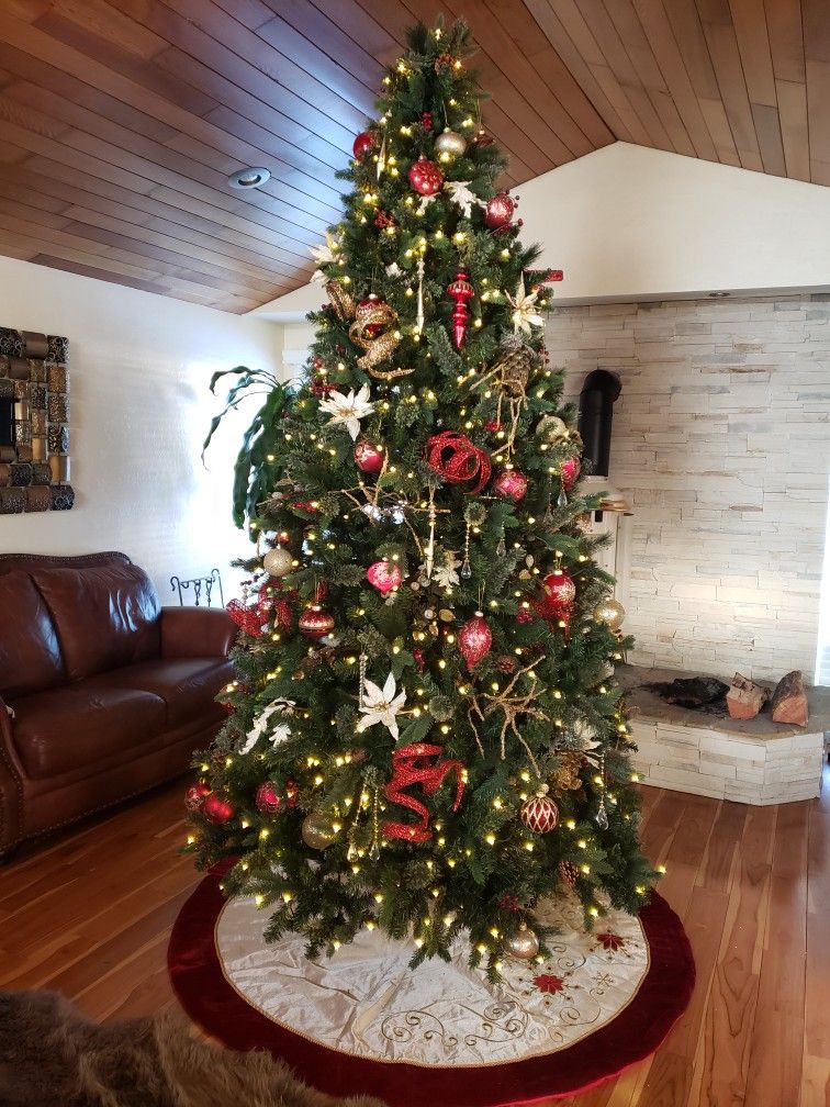 9 Ft Westwood White Fir Pre-lit Tree
