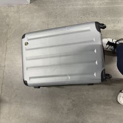 Heys hardshell luggage