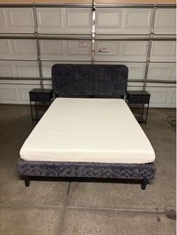 Full bed with mattress