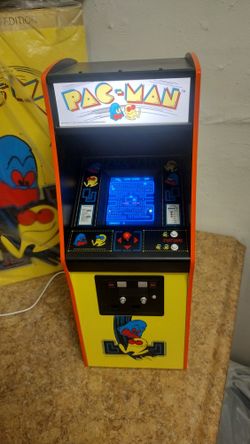 1:6 Scale Pac-Man Playable Arcade Cabinet