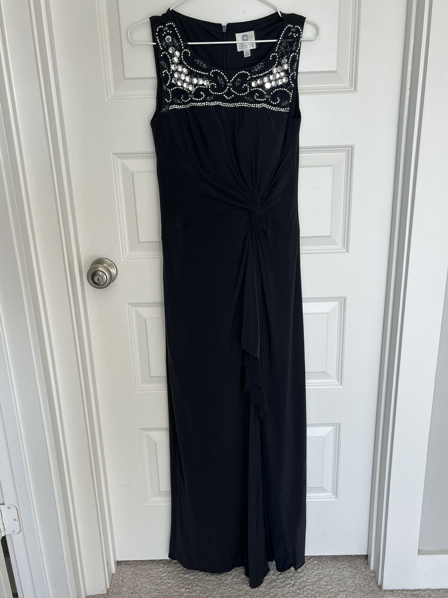 Size 6 2010s Beaded Sequined Floor Length Black Sleeveless Prom Dress