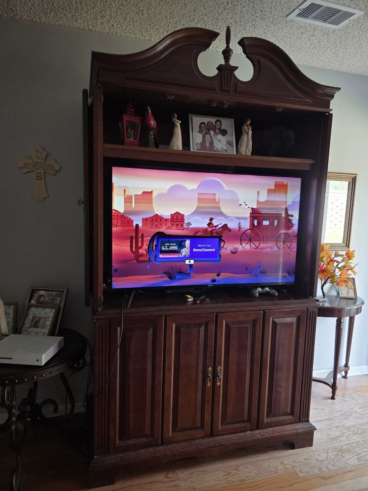 Entertainment center