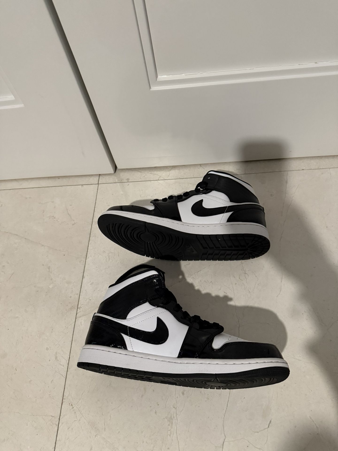 Jordan 1 Mid Carbon Fiber