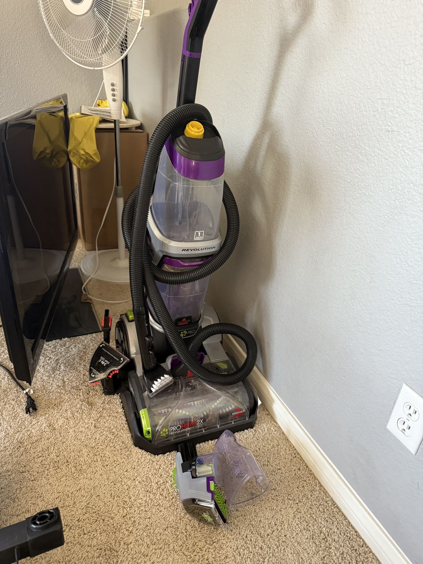 Bissell proheat 2x revolution pet pro carpet steam cleaner