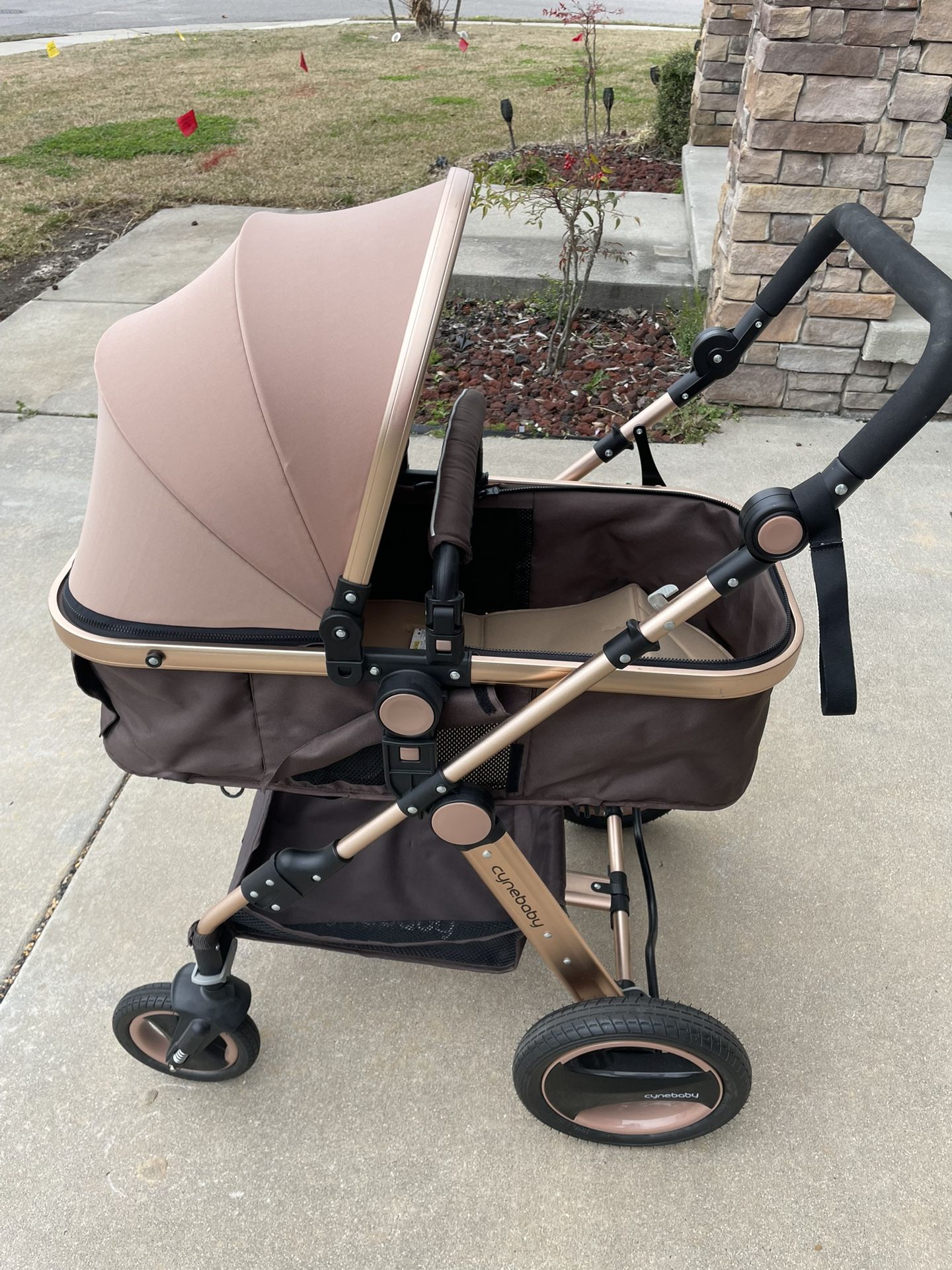 Cynebaby in Convertible Baby Stroller Newborn Reversible Bassinet