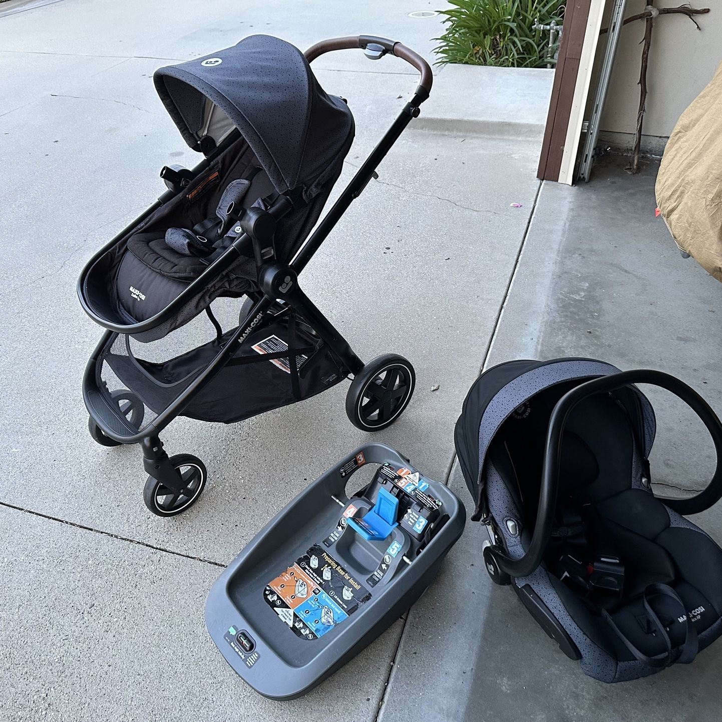 Maxi Cosi Micro Xp Car Seat And Stroller