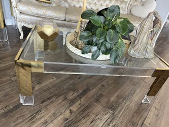 Coffee Table &  1 End Table. Both great Condition 150.00 Both. obo
