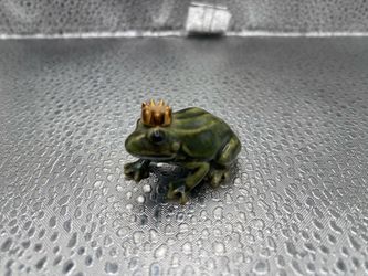 Vintage 1986 HAGEN RENAKER Miniature Porcelain FROG PRINCE 1 Inch Used Crown