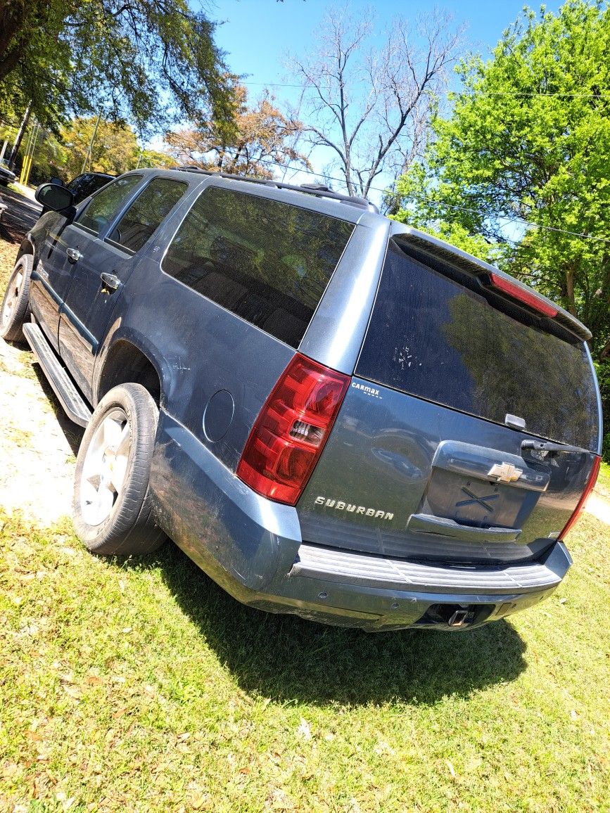 09 Chevrolet  Suburban  Lt