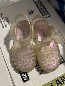 Size 7c girl sandals
