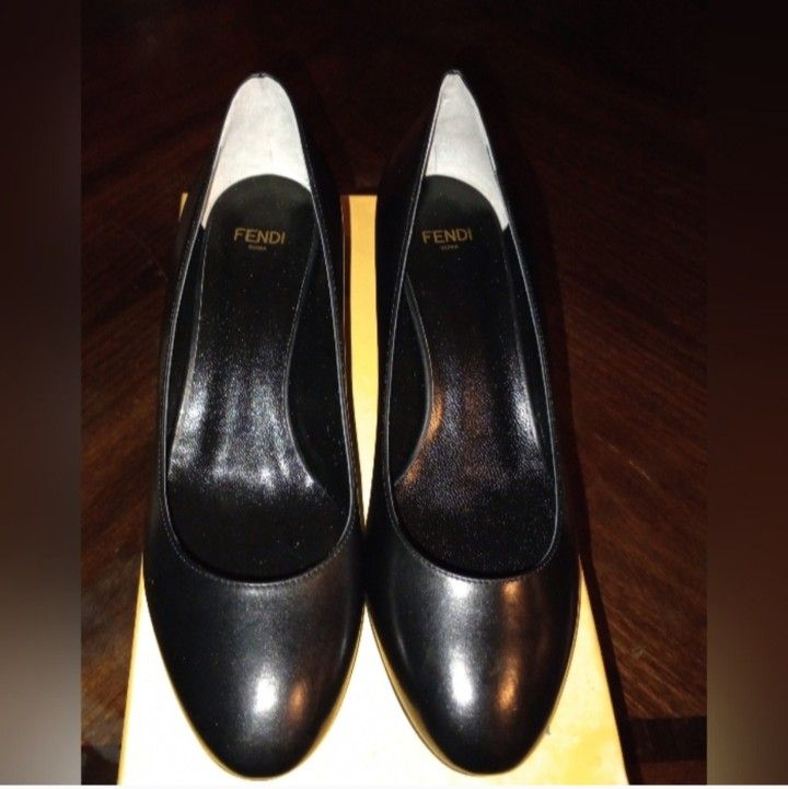 NWB Black Fendi Block Heel Pumps Women's Size 37 or 6.5 us
